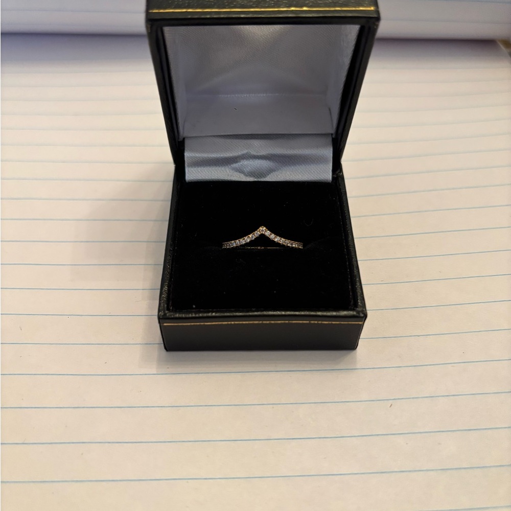 Pandora Gold V-Shaped Ring - Picture 2 of 3
